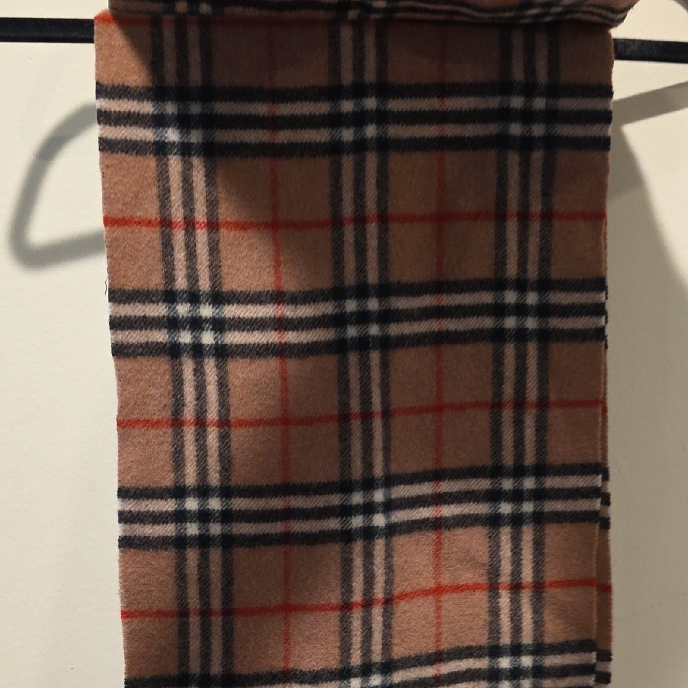 Burberry Classic Tan and Black Plaid Scarf - Picture 6 of 8
